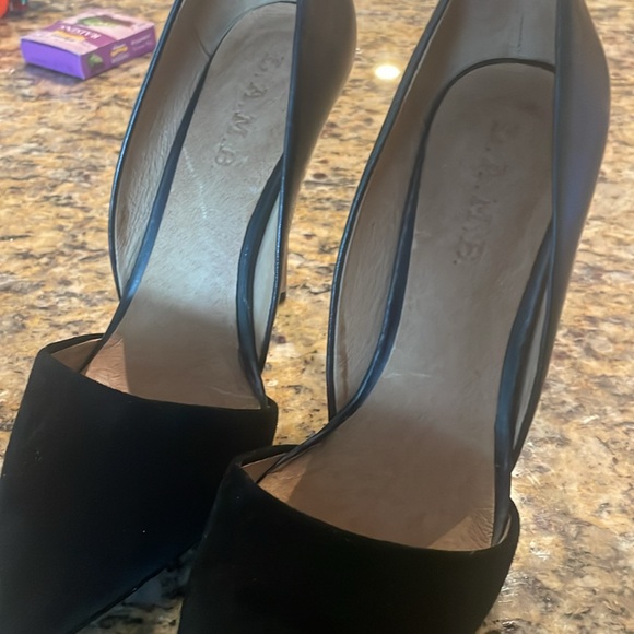 L.A.M.B. Black suede pumps - Picture 2 of 4